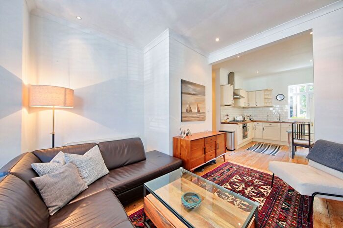 1 Bedroom Flat To Rent In Herndon Road, Wandsworth, SW18