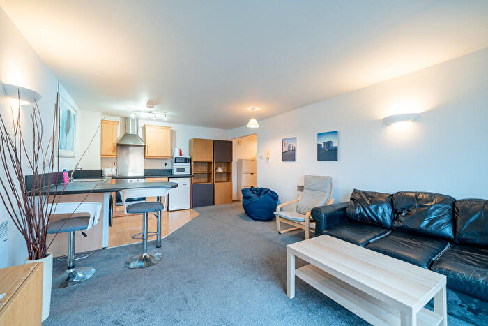 2 Bedroom Apartment For Sale In Derby Road, Nottingham, NG7