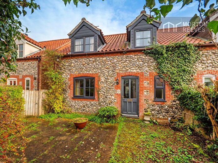 3 Bedroom Semi-Detached House For Sale In The Green, Felbrigg, NR11