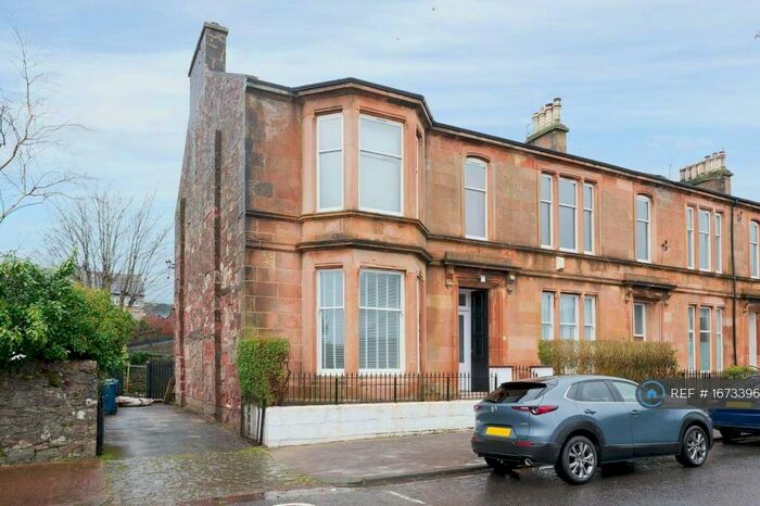 3 Bedroom Flat To Rent In George Street, Helensburgh, G84