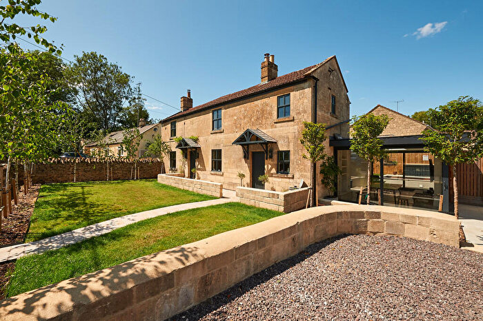 4 Bedroom Detached House For Sale In Moor Green, Neston, SN13