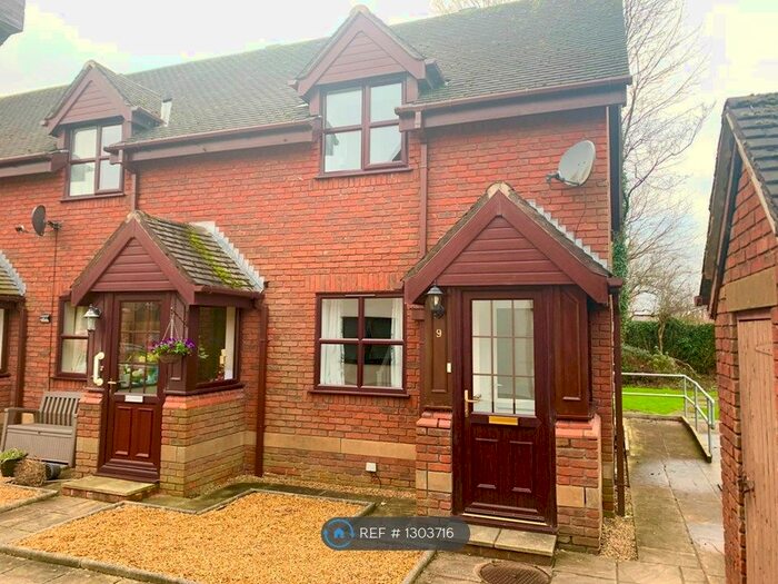 2 Bedroom End Of Terrace House To Rent In The Pickerings, Lostock Hall, Preston PR5