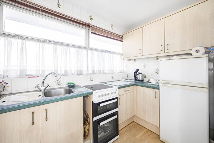 2 Bedroom Flat For Sale In Chippendale House, London, SW1V