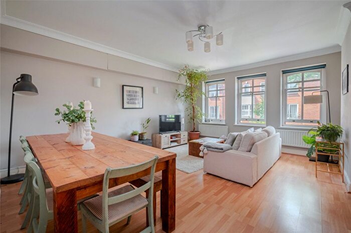 1 Bedroom Flat To Rent In Fisher's Close, Streatham Hill, Lambeth, London, SW16