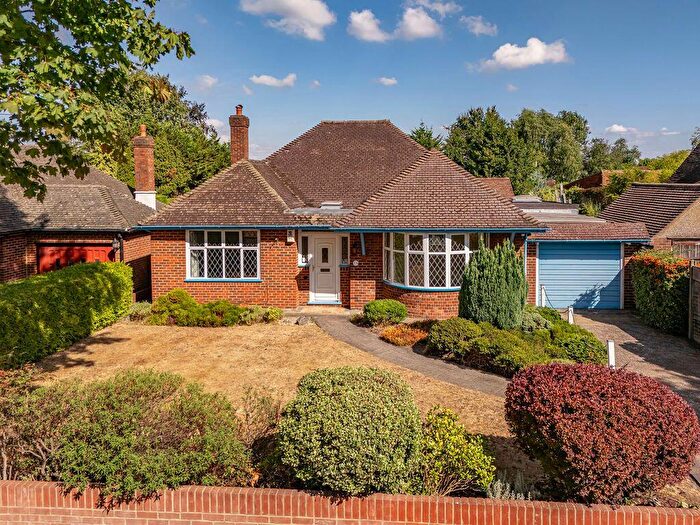 3 Bedroom Detached Bungalow For Sale In Chiltern Road, South Sutton, SM2