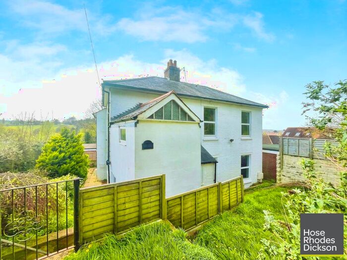 4 Bedroom Detached House To Rent In St Georges Lane, Newport, PO30