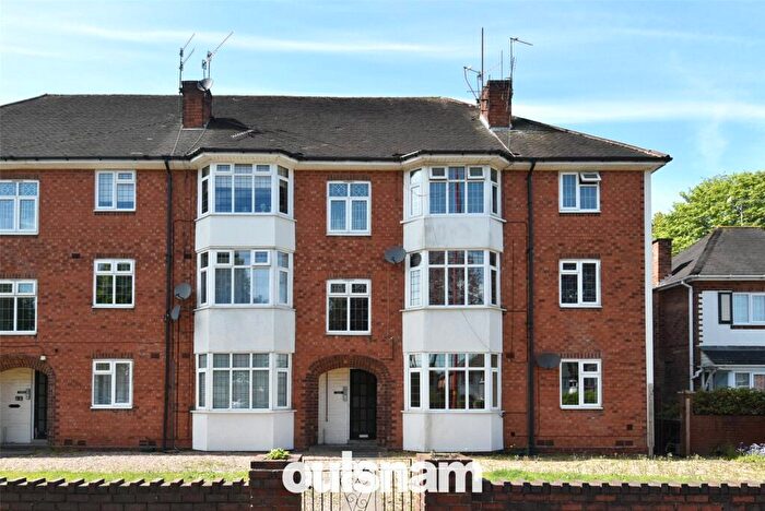 2 Bedroom Apartment To Rent In Bristol Road South, Northfield, Birmingham, West Midlands, B31