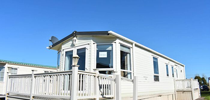 2 Bedroom Park Home For Sale In Bradwell-On-Sea, Southminster Essex, CM0