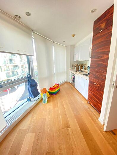 1 Bedroom Apartment To Rent In Ontario Tower, New Providence Wharf, Fairmount Avenue, Canary Wharf, Blackwall, London, E14