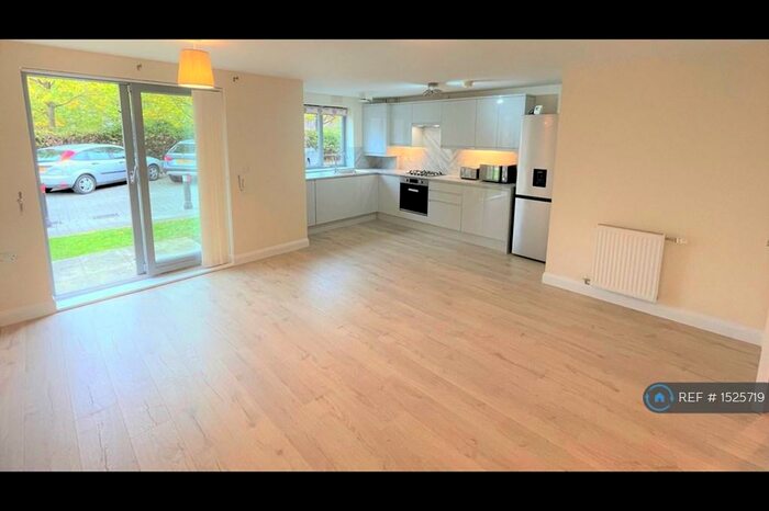 2 Bedroom Flat To Rent In Sorting Lane, Basingstoke, RG24