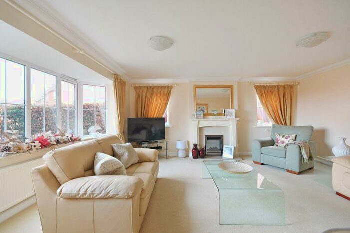5 Bedroom Detached House For Sale In Pickard Crescent, Richmond, Sheffield, S13