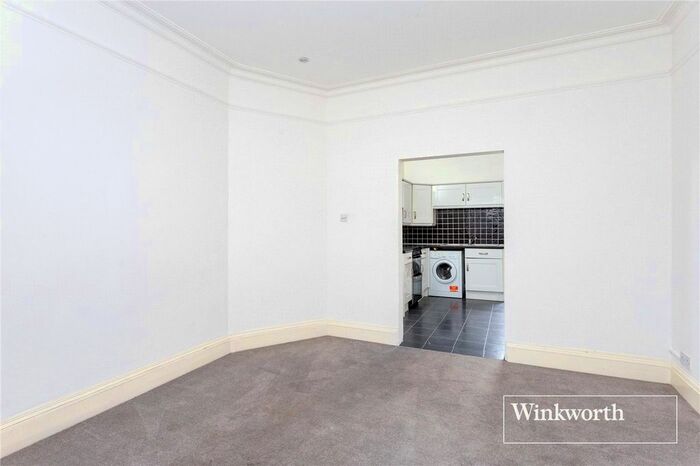 1 Bedroom Flat To Rent In Squires Lane, Finchley, London, N3