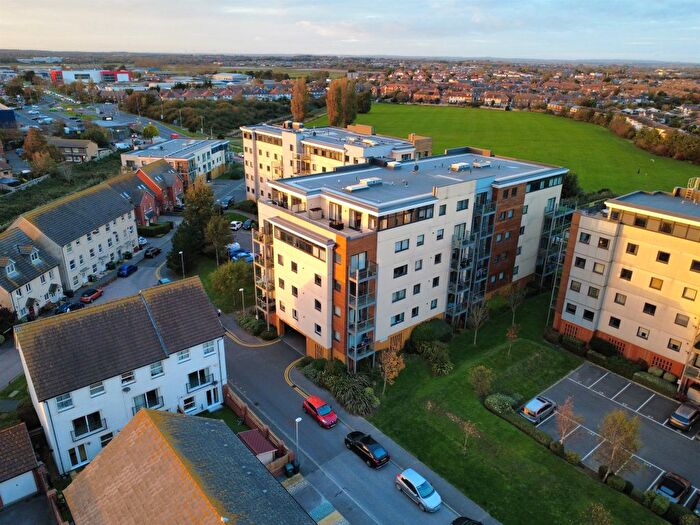 3 Bedroom Penthouse For Sale In Groombridge Avenue, Eastbourne, BN22