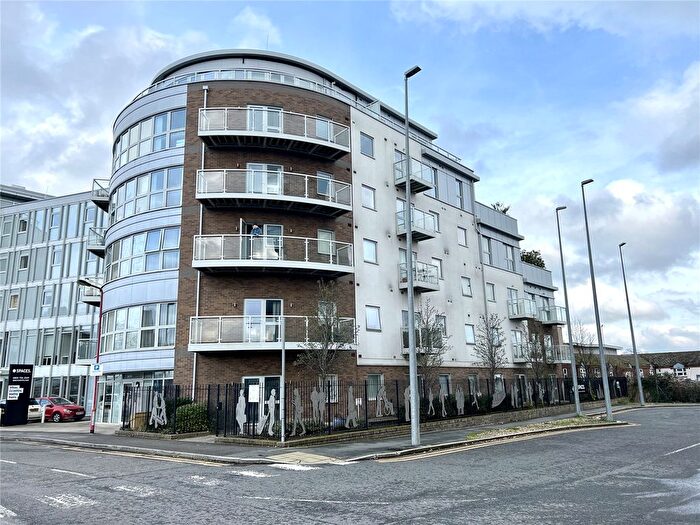 2 Bedroom Flat For Sale In Station View, Guildford, Surrey, GU1