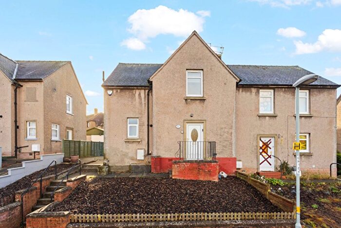 3 Bedroom Semi-Detached House For Sale In Auldhill Drive, Bridgend, EH49