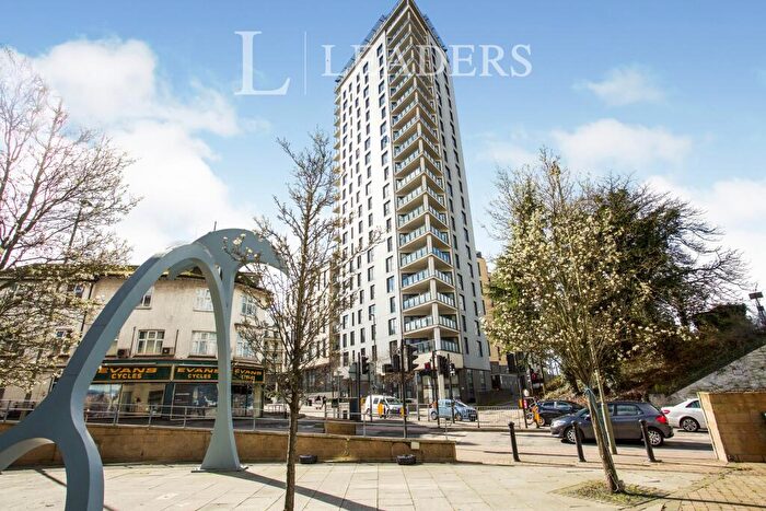 1 Bedroom Flat To Rent In Olympian Heights, Guildford Road, Woking, GU22