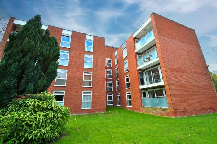 2 Bedroom Apartment To Rent In Grosvenor Drive, Maidenhead, Berkshire, SL6