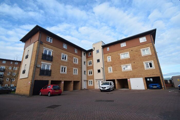 2 Bedroom Flat To Rent In Manley Gardens, Bridgwater, TA6