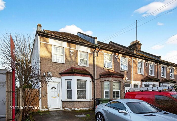 3 Bedroom End Of Terrace House For Sale In Kangley Bridge Road, London, SE26