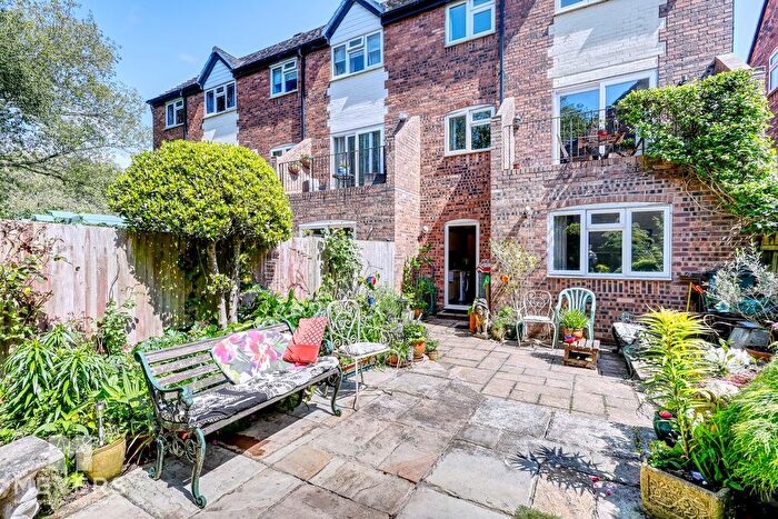 3 Bedroom End Of Terrace House For Sale In Haarlem Mews, Christchurch, BH23