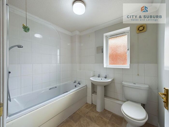 1 Bedroom Terraced House To Rent In Hartford Court, Room, Newcastle Upon Tyne, NE6
