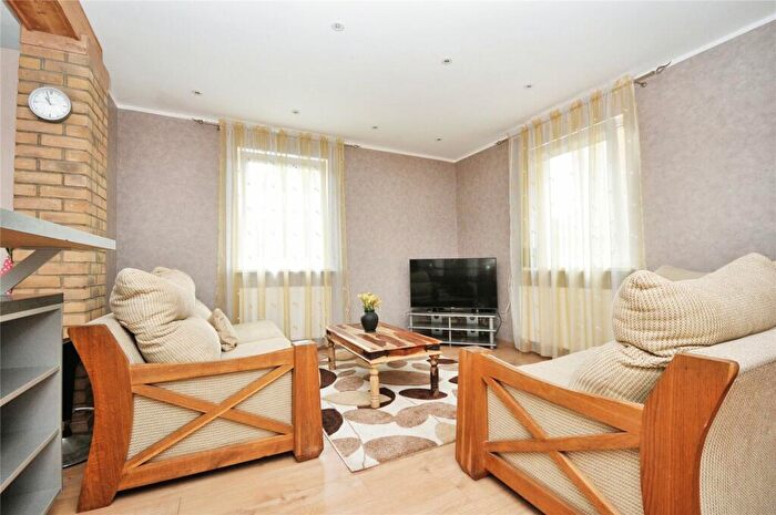 3 Bedroom End Of Terrace House For Sale In Campshill Road, London, SE13
