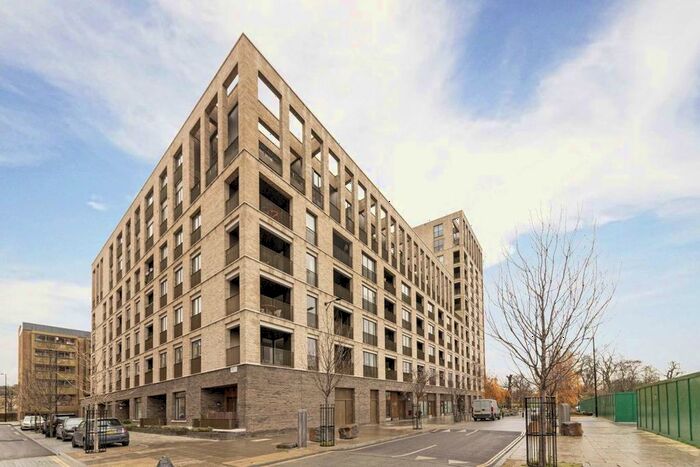 2 Bedroom Flat To Rent In Murrain Road, London, N4