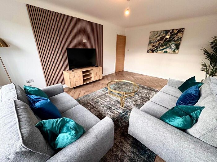 2 Bedroom Apartment To Rent In Prenton Lane, Birkenhead, Wirral, Merseyside, CH42