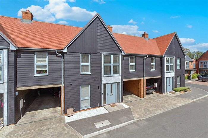 3 Bedroom Terraced House For Sale In Conningbrook Avenue, Kennington, Ashford, Kent, TN24