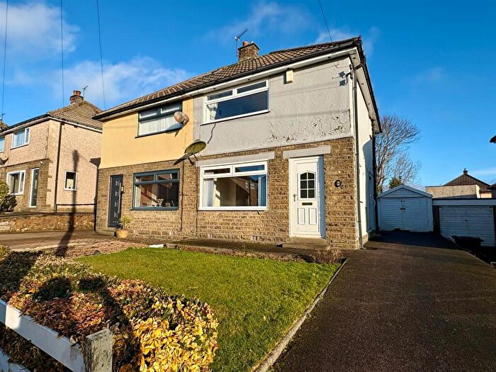2 Bedroom Semi Detached House For Sale In Gleanings Drive, Norton Tower, Halifax, HX2