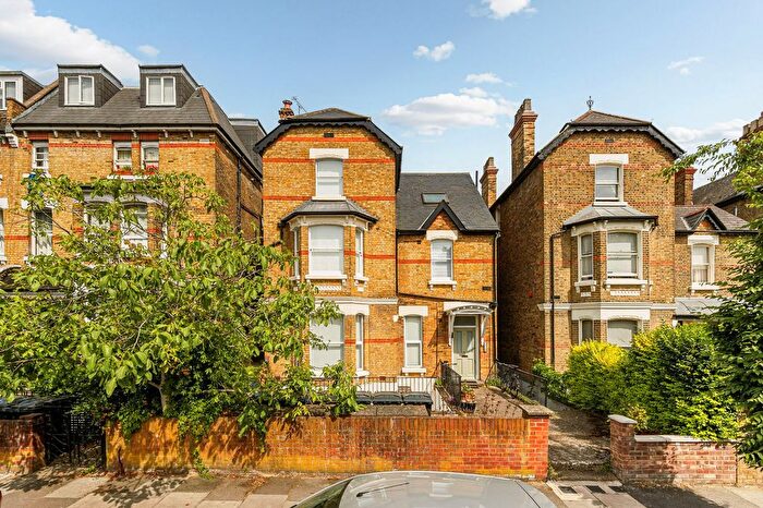 1 Bedroom Flat For Sale In Cumberland Park, Acton, W3