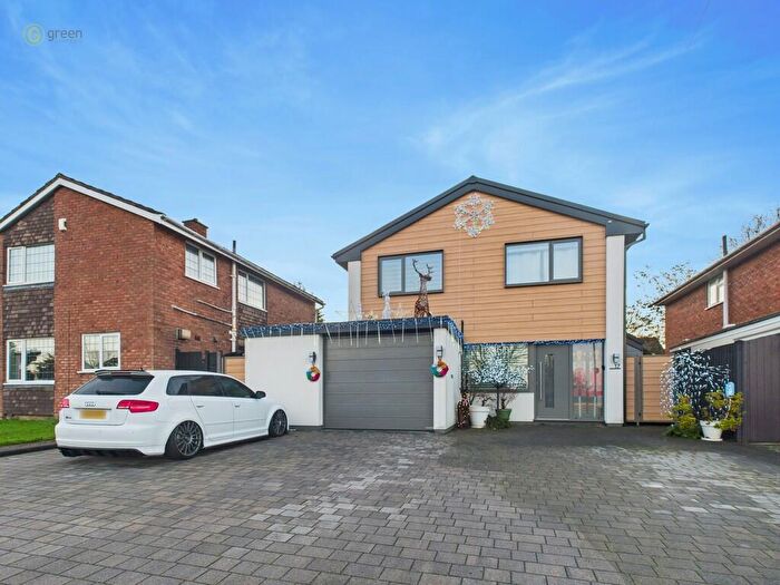 4 Bedroom Detached House For Sale In Browns Lane, Tamworth, B79