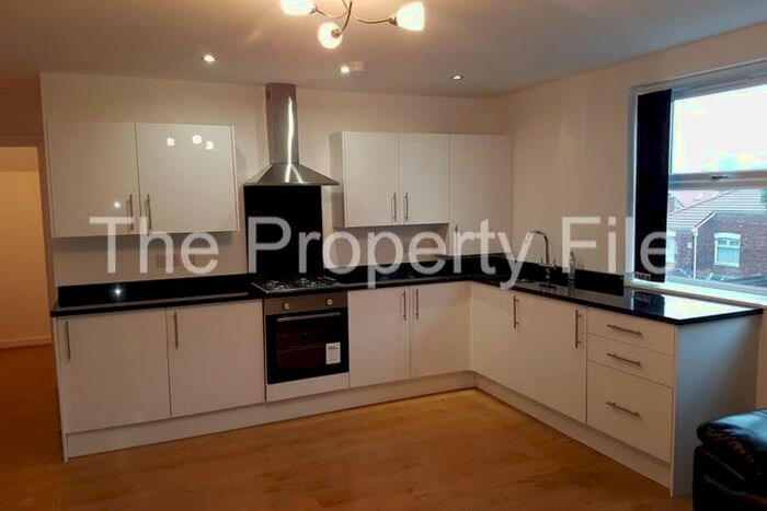 2 Bedroom Flat To Rent In Anson Road, Victoria Park, M14