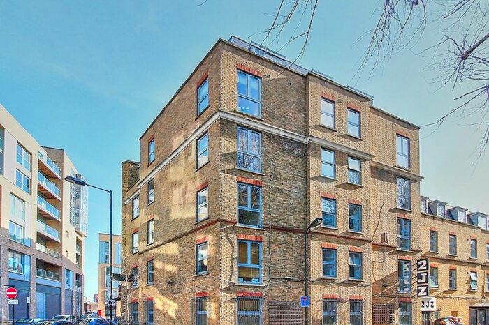 2 Bedroom Flat To Rent In Kingsland Green, Dalston, London, E8