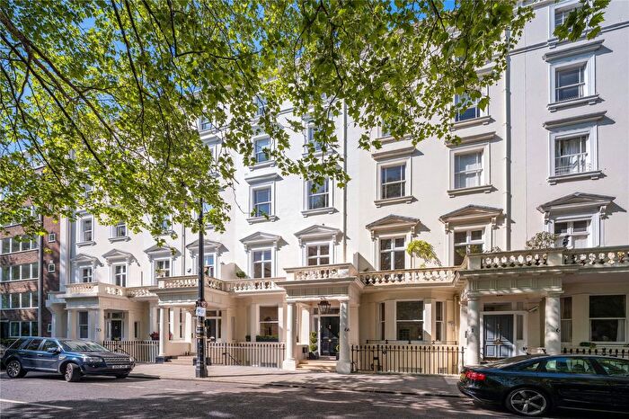 6 Bedroom Property For Sale In St George's Square, Pimlico, London, SW1V
