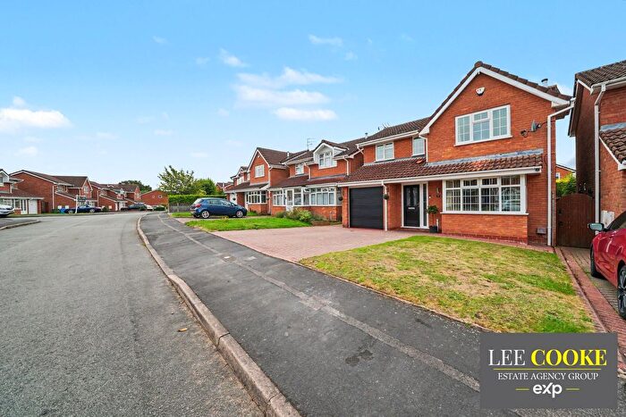 4 Bedroom Detached House For Sale In Thistledown Drive, Featherstone, Wolverhampton, WV10