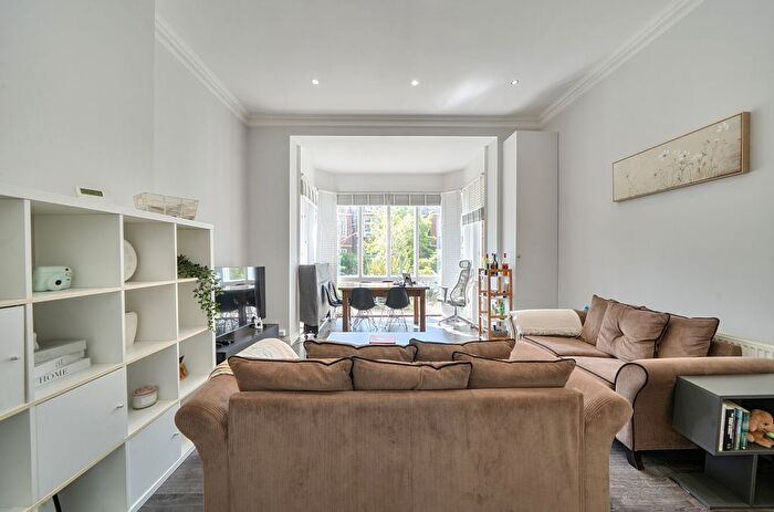 1 Bedroom Flat For Sale In Fawley Road, West Hampstead, London, NW6