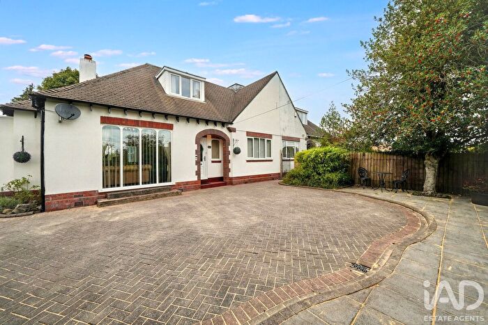 4 Bedroom Semi Detached House For Sale In Oakham Road, Oldbury, B69