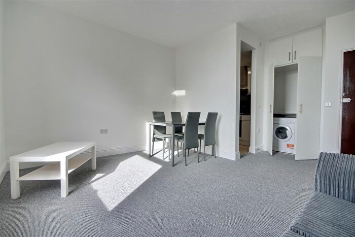 1 Bedroom Flat To Rent In Sandringham Apartments, Osborne Road, Southsea, PO5