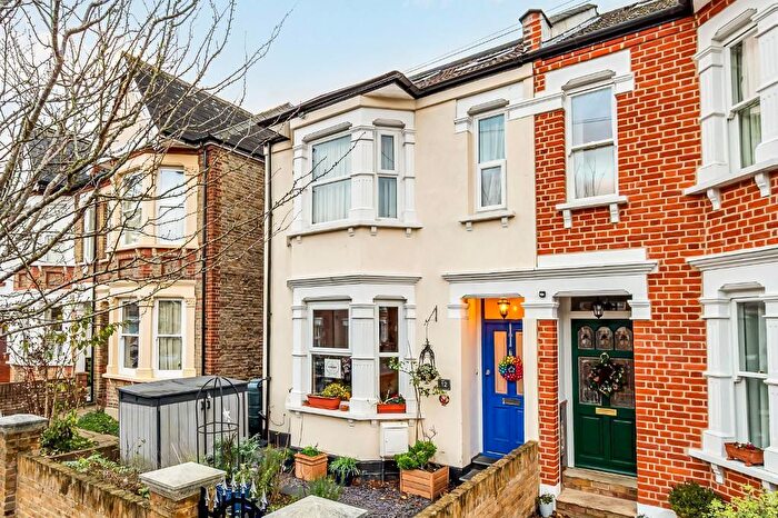 5 Bedroom Semi Detached House For Sale In Grove Avenue, Hanwell, London, W7