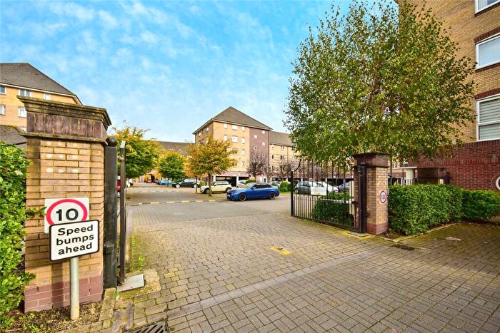 2 Bedroom Flat For Sale In St. Peters Street, Maidstone, Kent, ME16