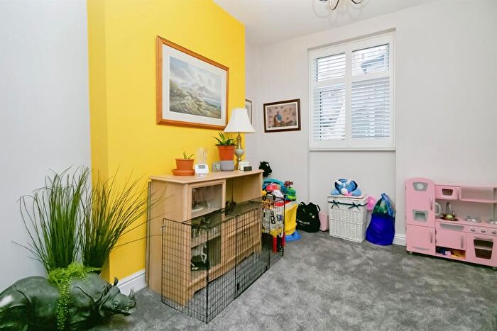 3 Bedroom Terraced House For Sale In Porthkerry Road, Barry, CF62