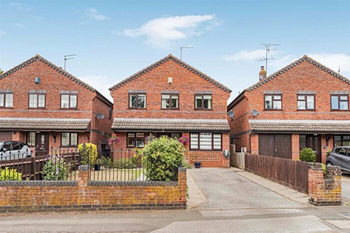 4 Bedroom Detached House For Sale In West Street, Weedon, NN7