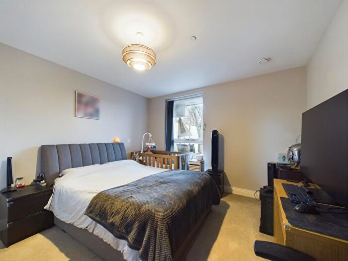 1 Bedroom Flat For Sale In Mill Court, A Station Road, London, N11