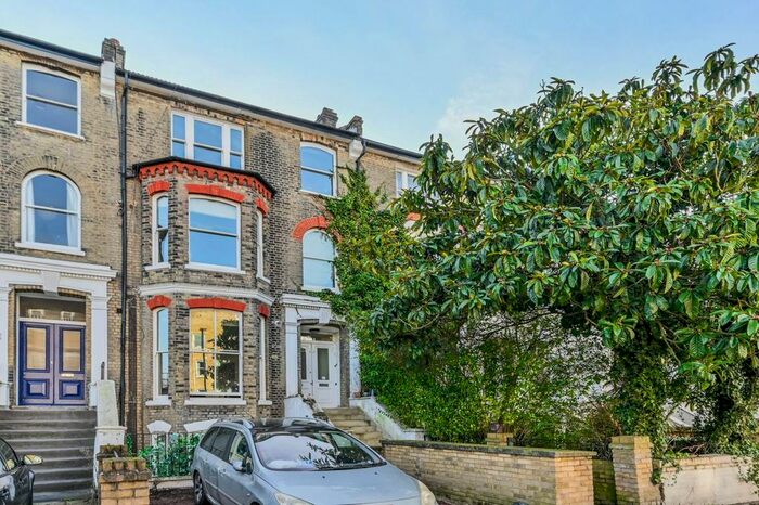 1 Bedroom Flat To Rent In Tollington Park, Islington, London, N4