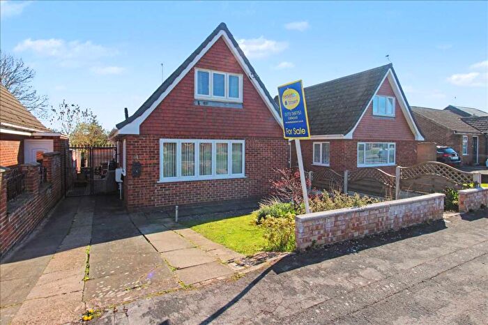 3 Bedroom Detached Bungalow For Sale In Springfield Gardens, Ilkeston, DE7