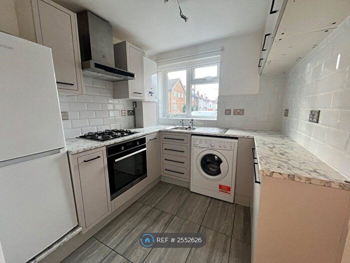 2 Bedroom Flat To Rent In Plumstead, London, SE18