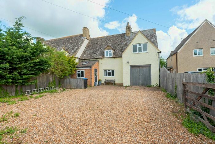 4 Bedroom End Of Terrace House For Sale In Blackditch, Stanton Harcourt, OX29