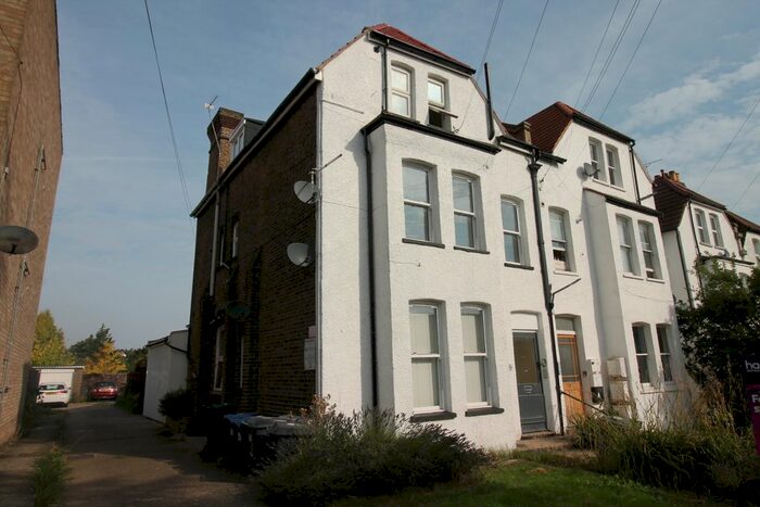 2 Bedroom Flat To Rent In Park Road, High Barnet, Barnet, EN5