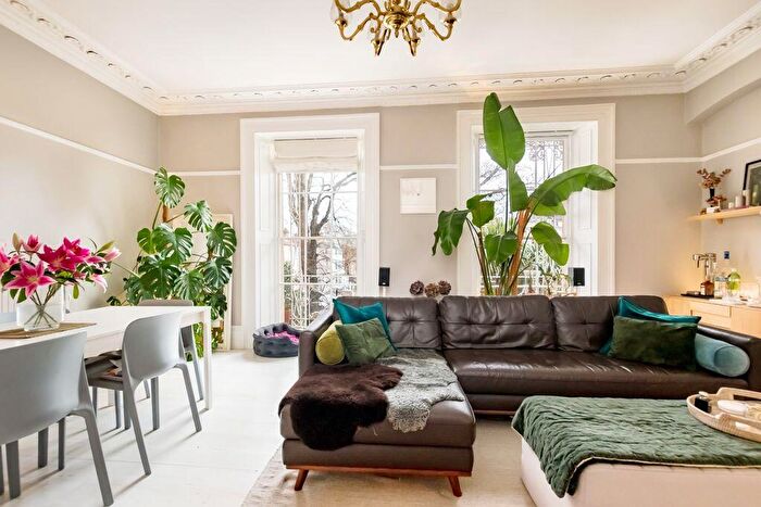 2 Bedroom Maisonette For Sale In Oakfield Road | Clifton, BS8